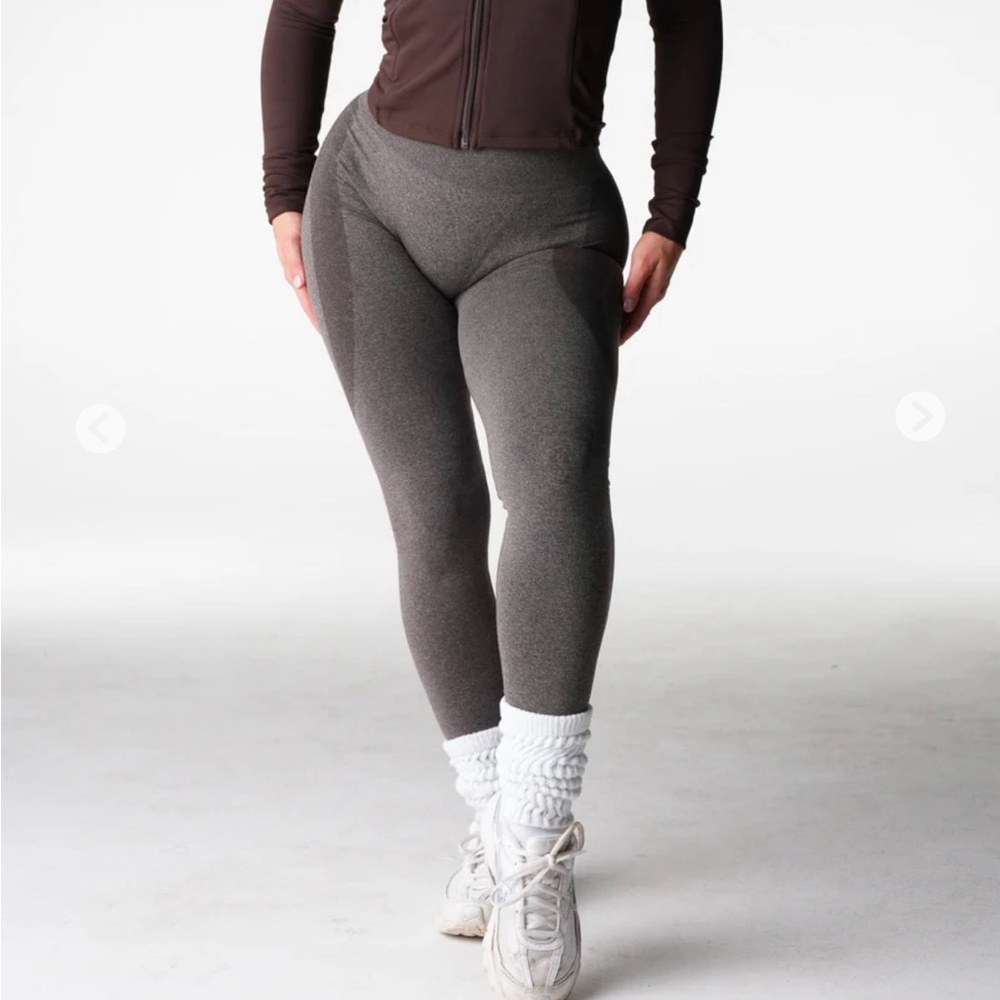 NVGTN High-Waist Sculpting Women’s Leggings in Gray